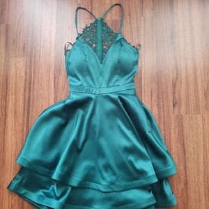 SEQUIN HEARTS EMERALD GREEN SATIN SIZE 7 LACE BACK